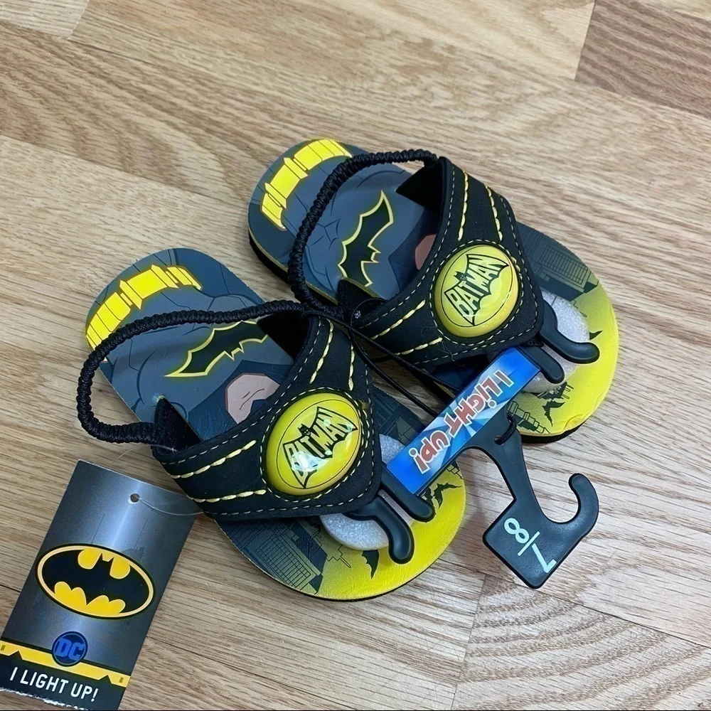 Batman Sandals NWT Flip Flops 7 8 Toddler Boys Kids Black Yellow
